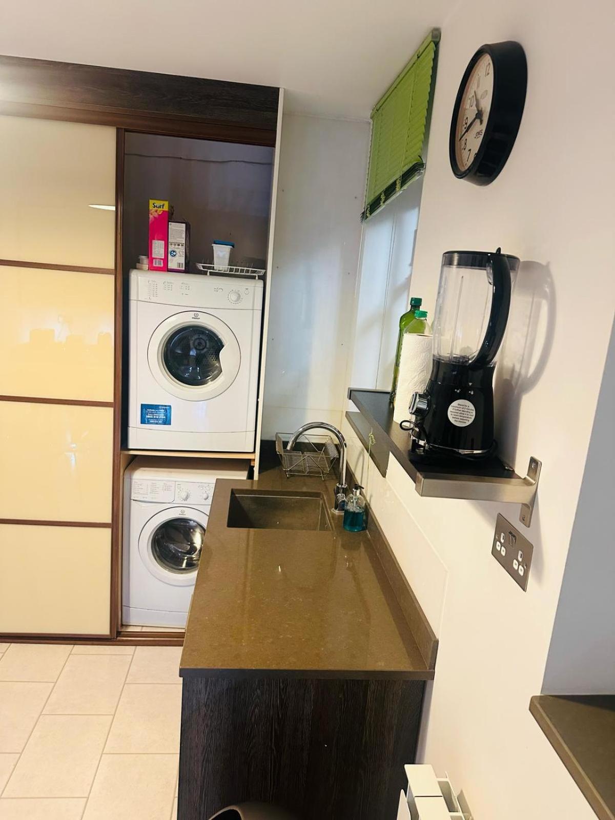 Apartment Lovely Quiet Spacious Apartment Around Little Venice Desirable Location By Ricky & Giustina